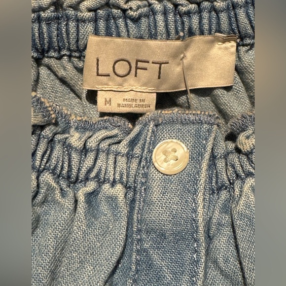 Loft Chambray Ruffle Smocked Button Cami ( medium) - Picture 4 of 13